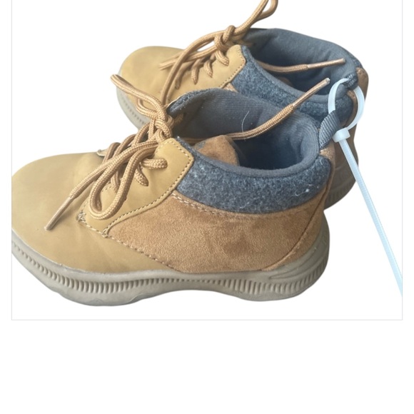OshKosh B’gosh EUC-Kids Boots by  - Toddler Size 9M - Host Pick - Picture 2 of 7